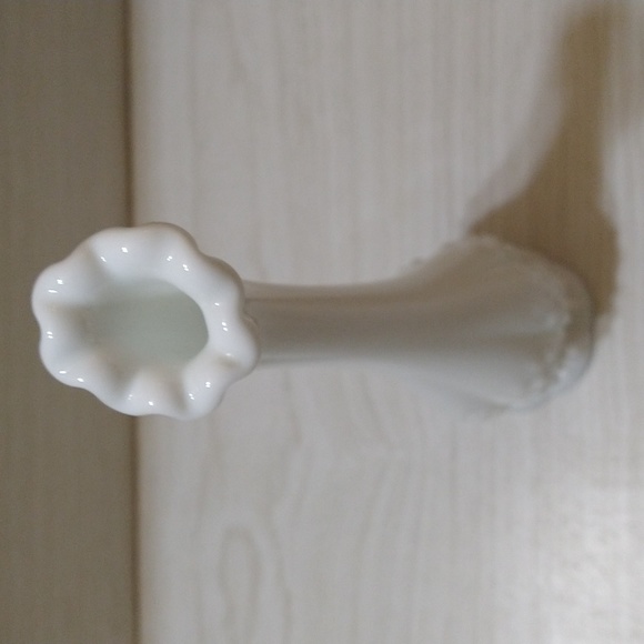 Vintage Fenton Hobnail Milk Glass Swung Bud Vase - Picture 3 of 5